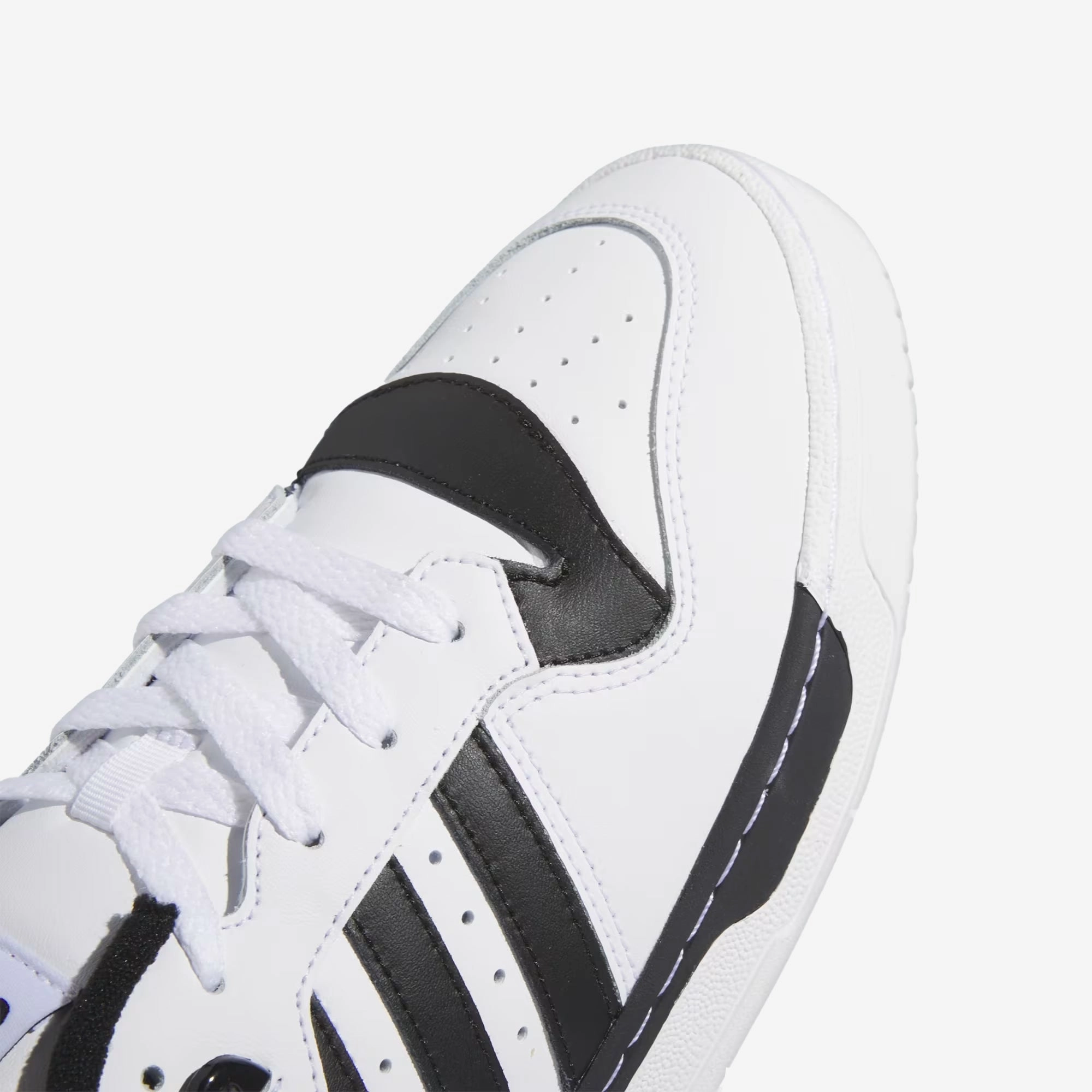 Adidas Originals | RIVALRY LOW { CLOUD WHITE/CORE BLACK