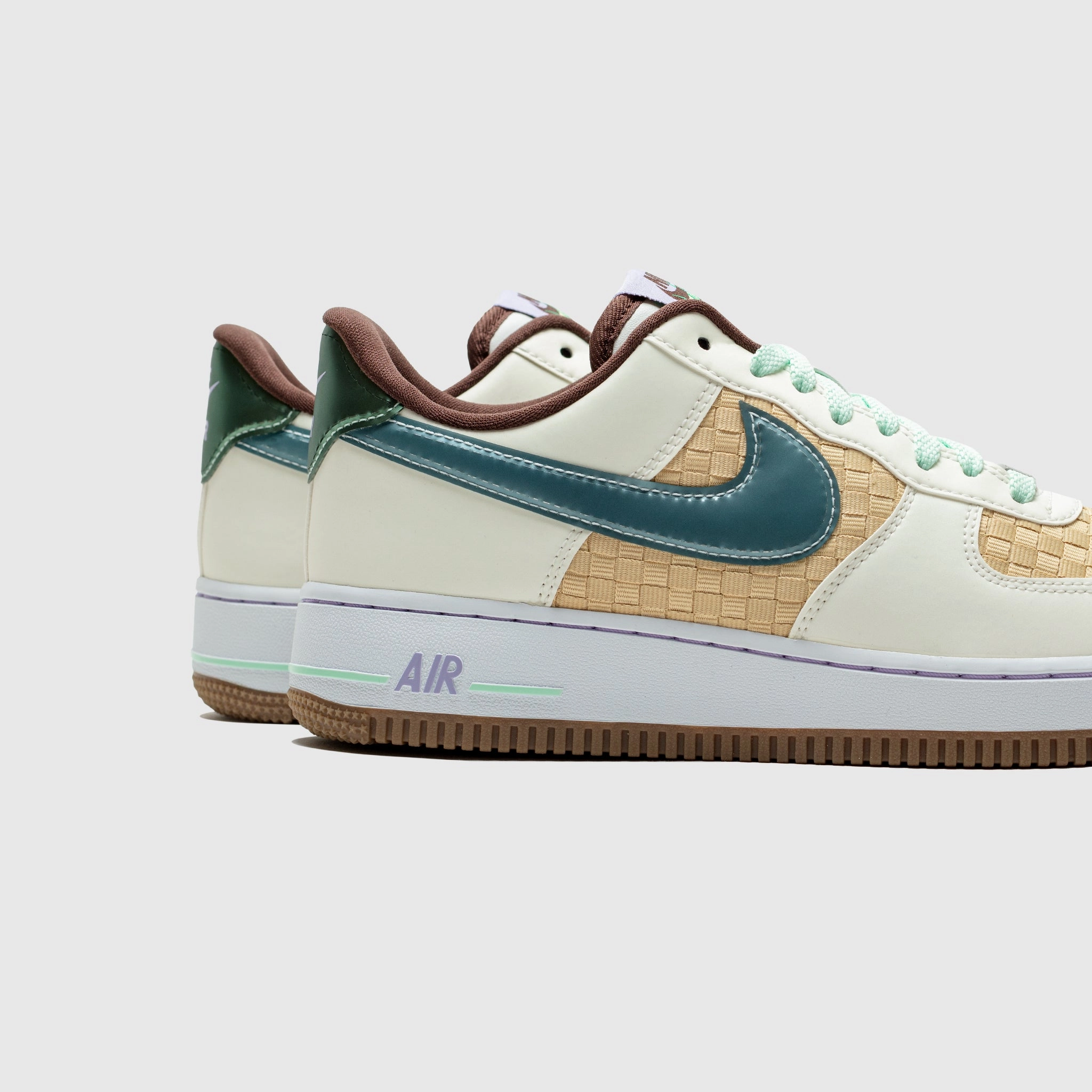 AIR FORCE 1 LOW RETRO QS EASTER BASKET