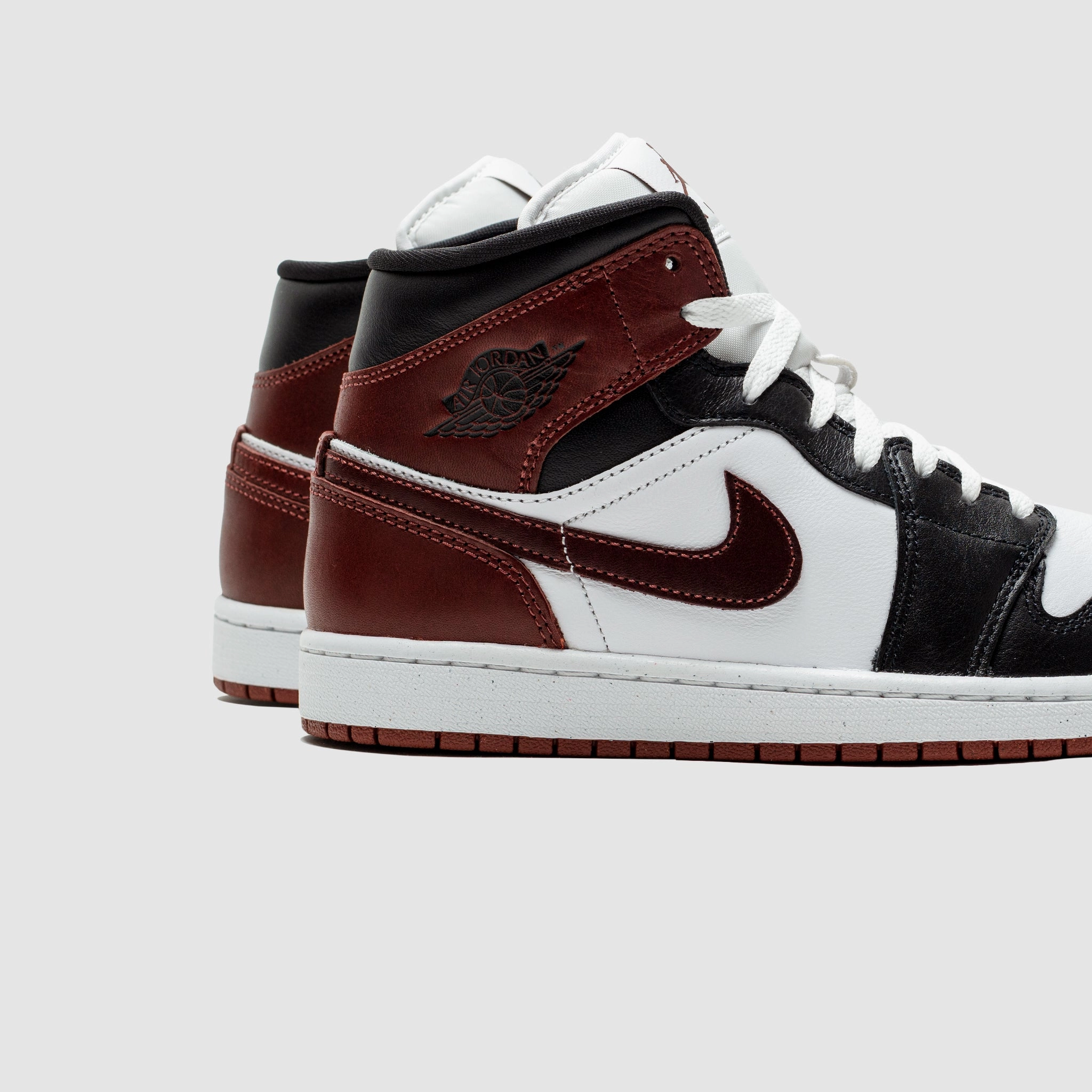 AIR JORDAN 1 MID SE DARK PONY