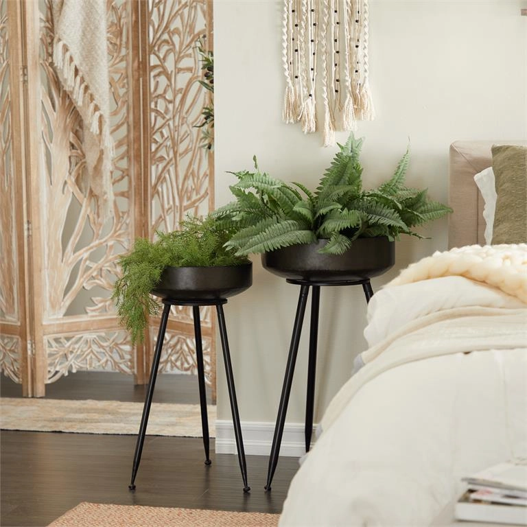 BLACK METAL INDOOR OUTDOOR PLANTER