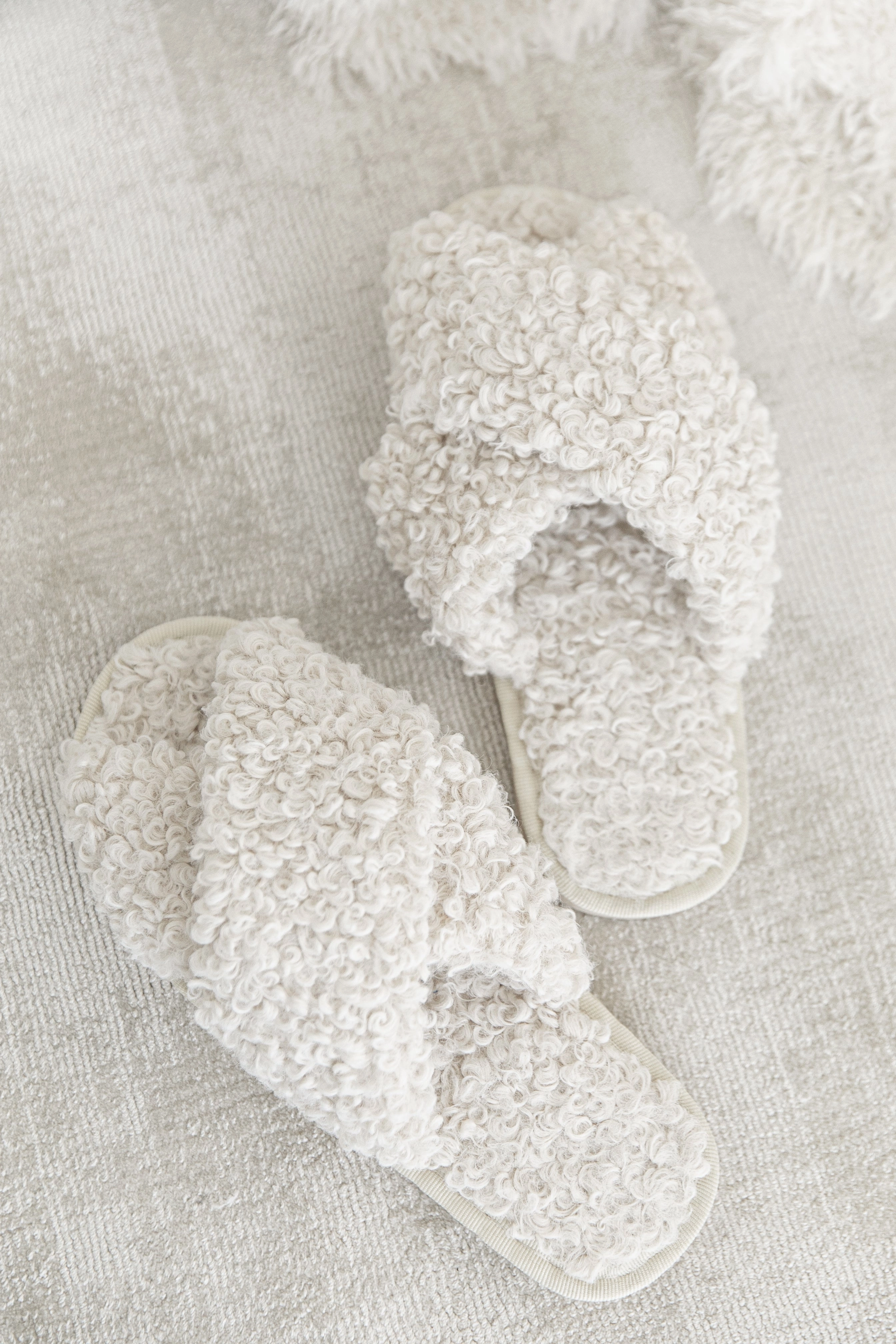 Charlotte Shearling Slippers - Beige