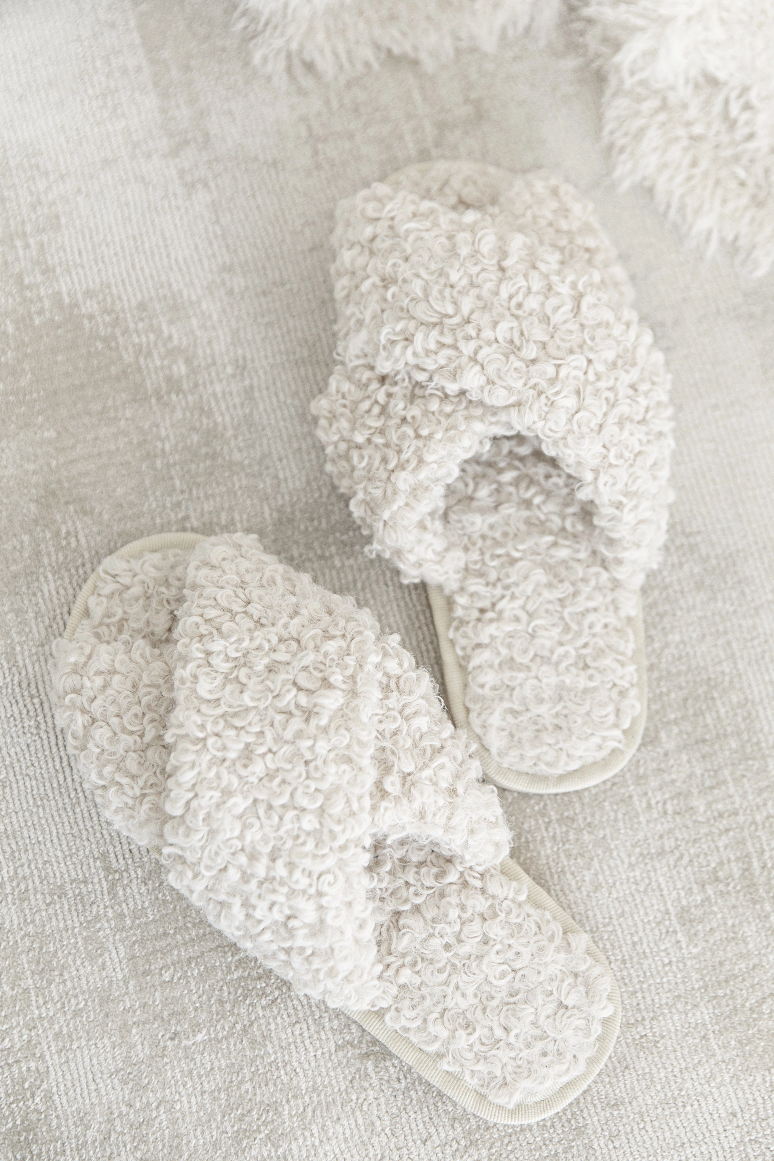 Charlotte Shearling Slippers - Beige
