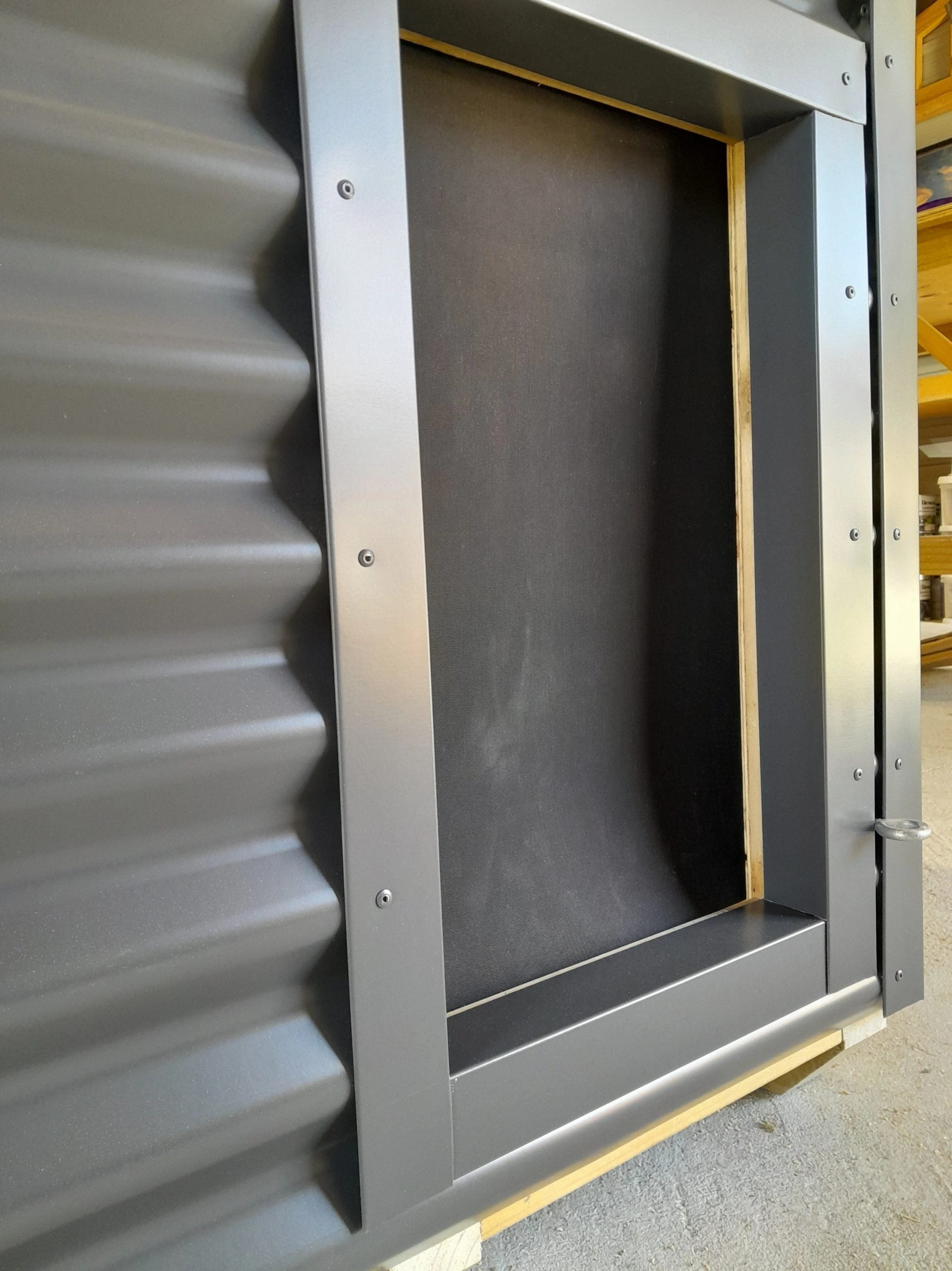Coloursteel Single Kennel Lined