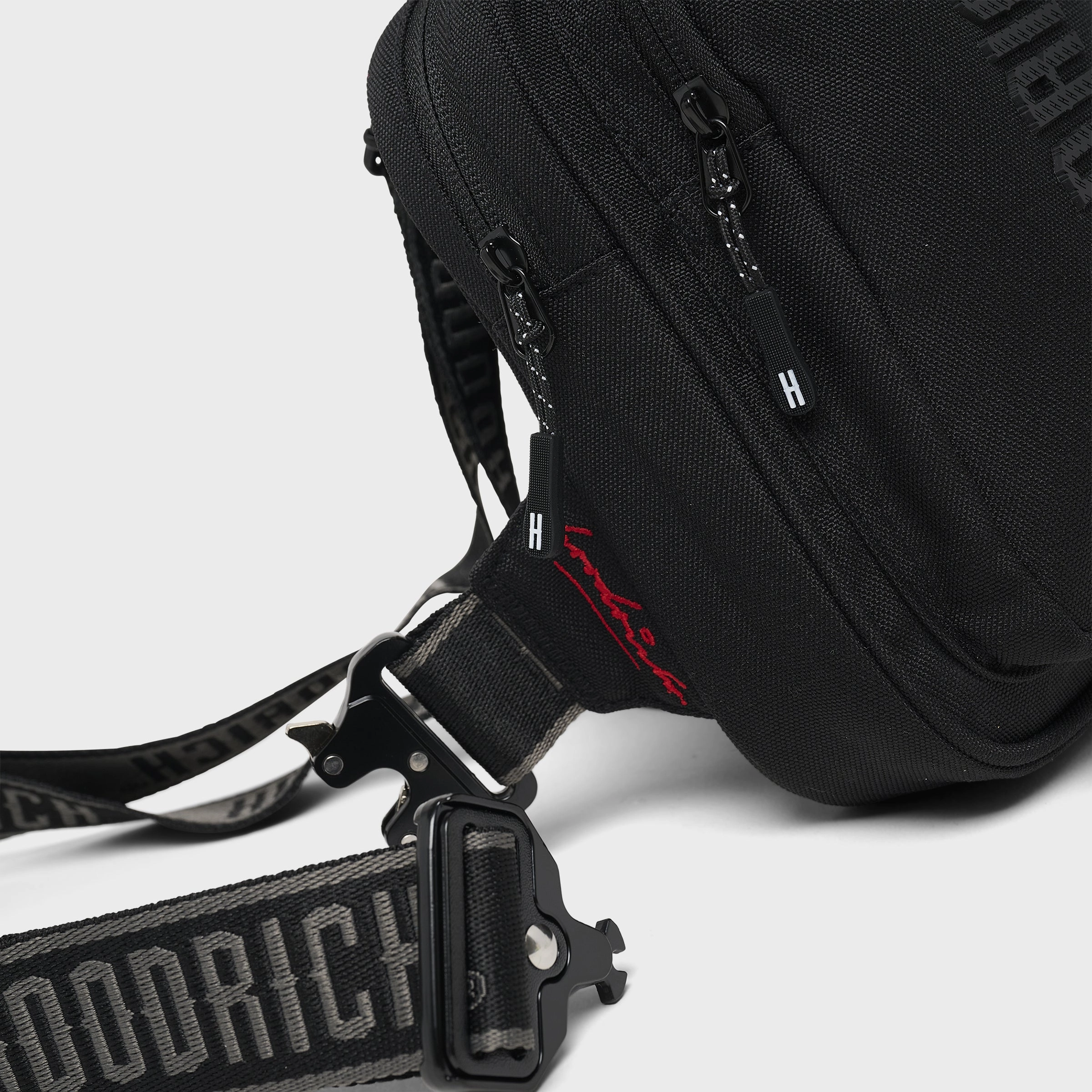 Hoodrich Core V3 Oversized Clip Mini Bag Black / Red - Grey