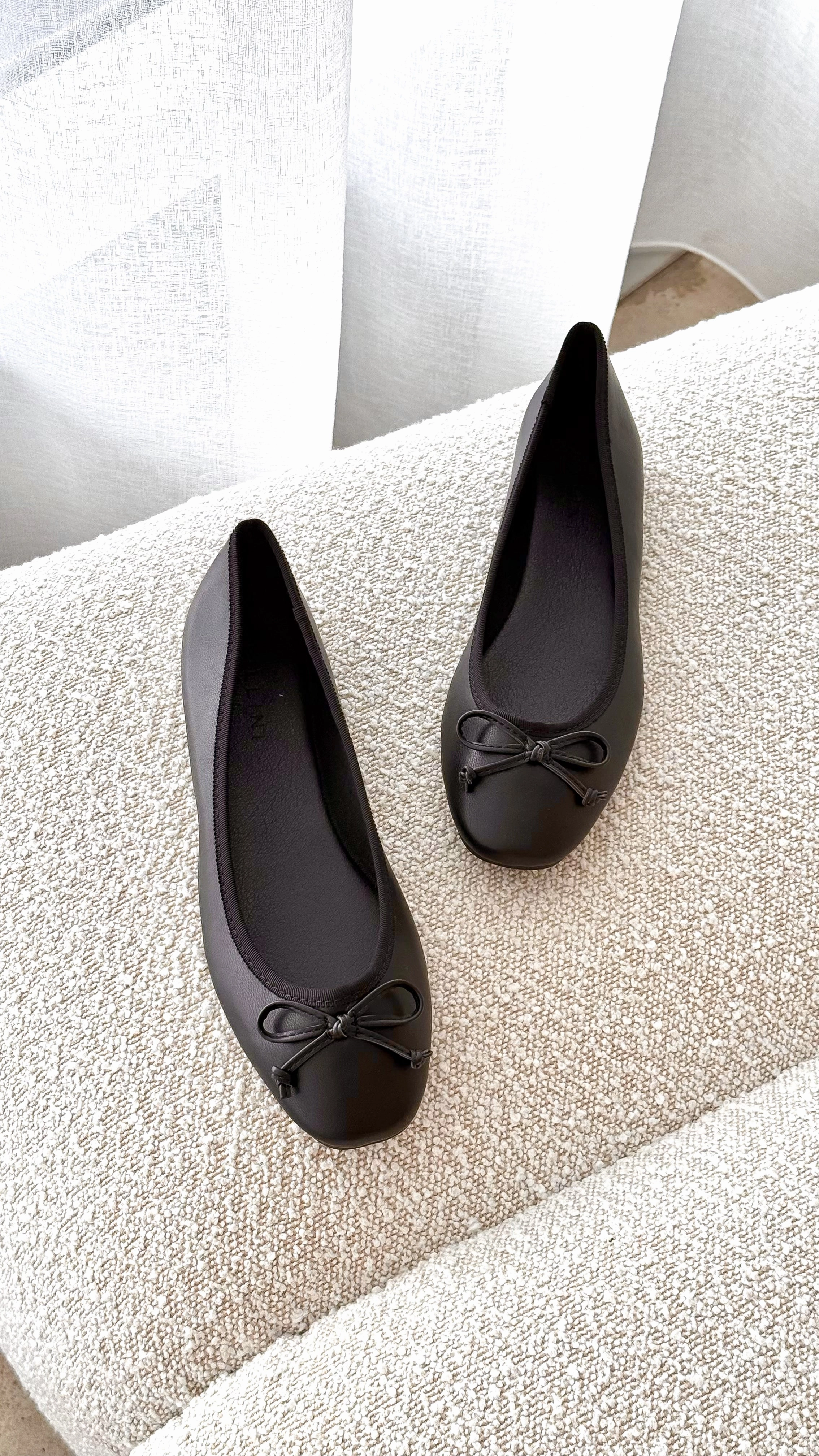 Isaiah Ballet Flats - Black