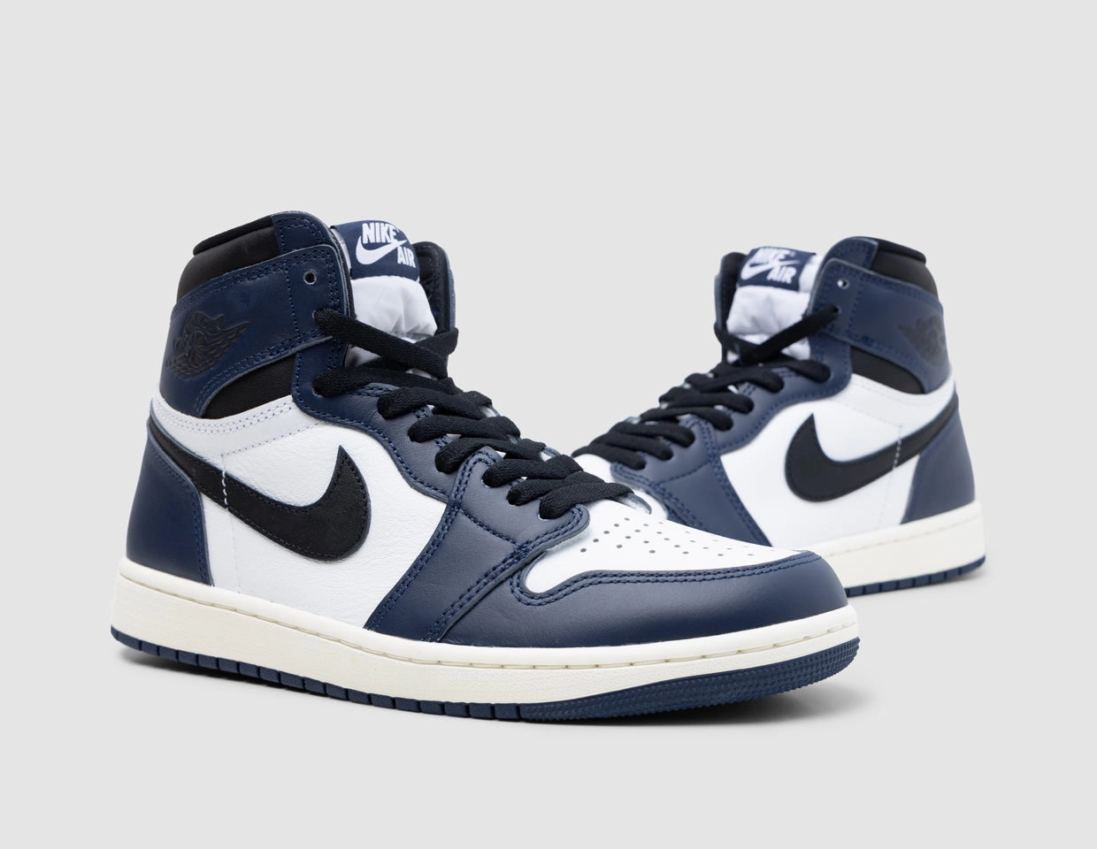 Jordan 1 Retro High OG Midnight Navy / Black - White