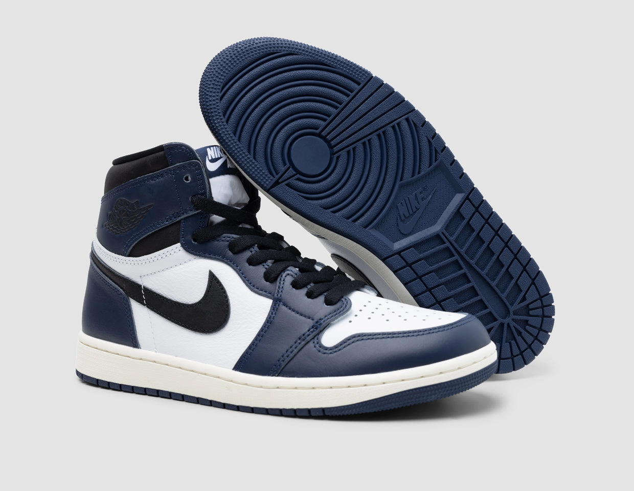 Jordan 1 Retro High OG Midnight Navy / Black - White