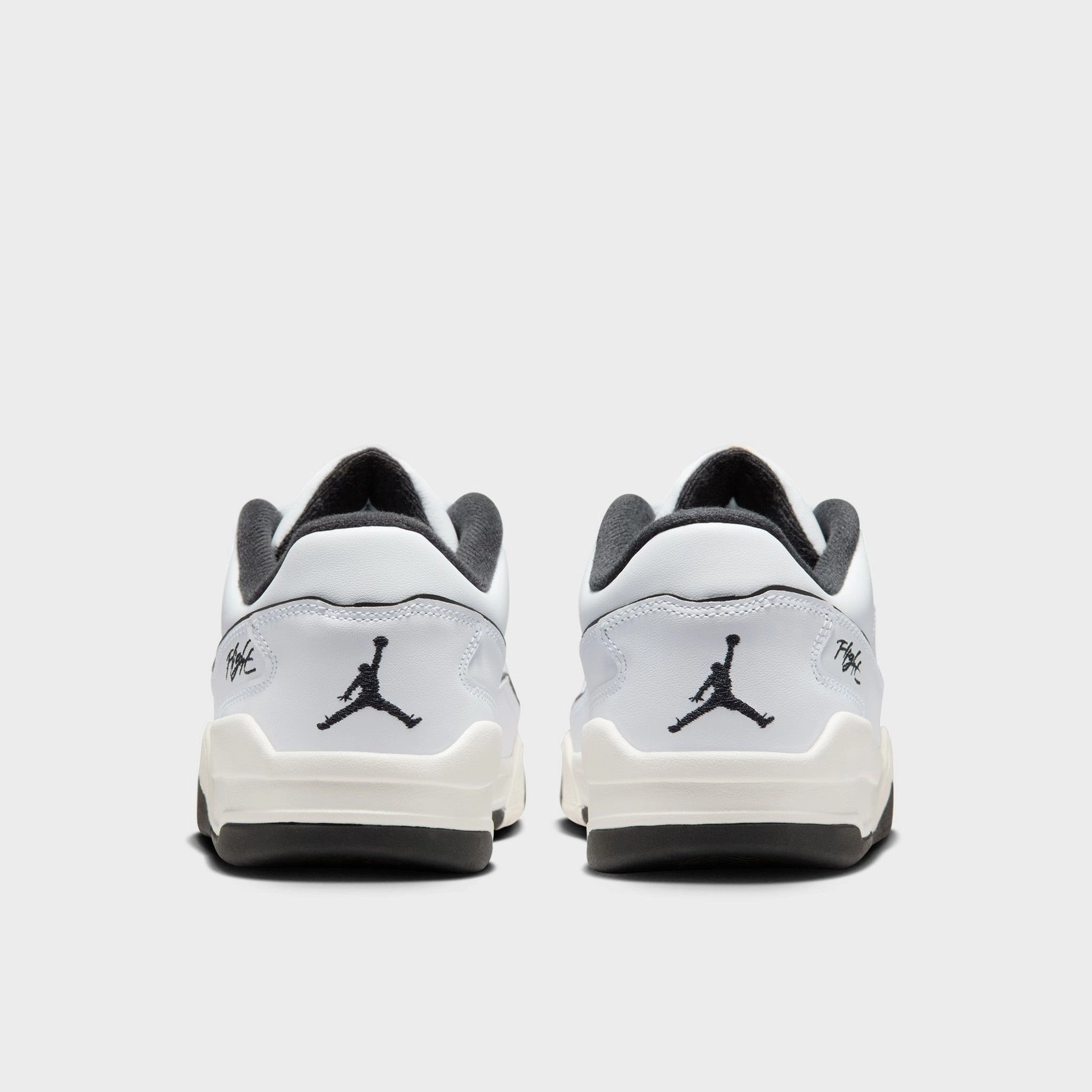 Jordan Flight Court White / Black - Sail