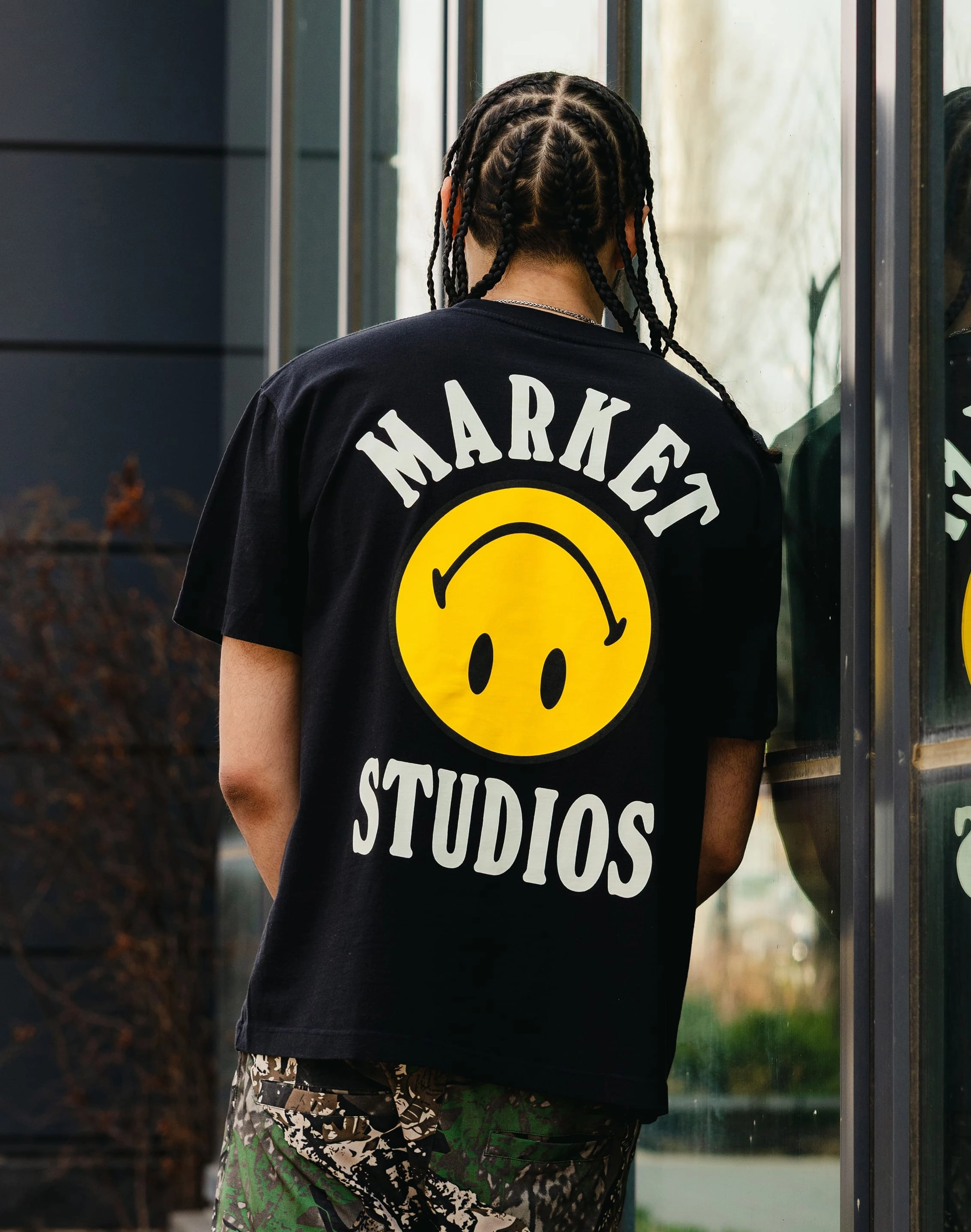Market Smiley Tee