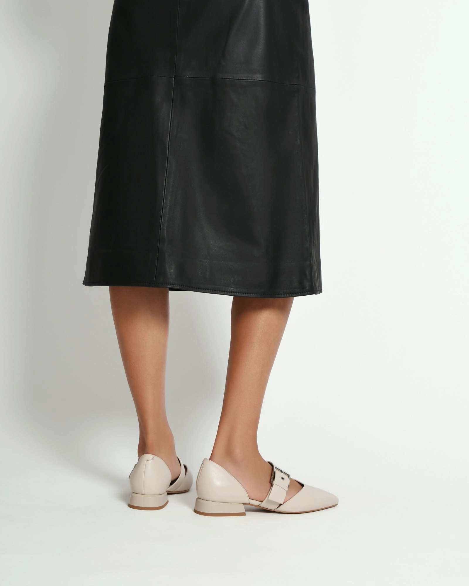 NEELA DRESS FLATS OFF WHITE LEATHER