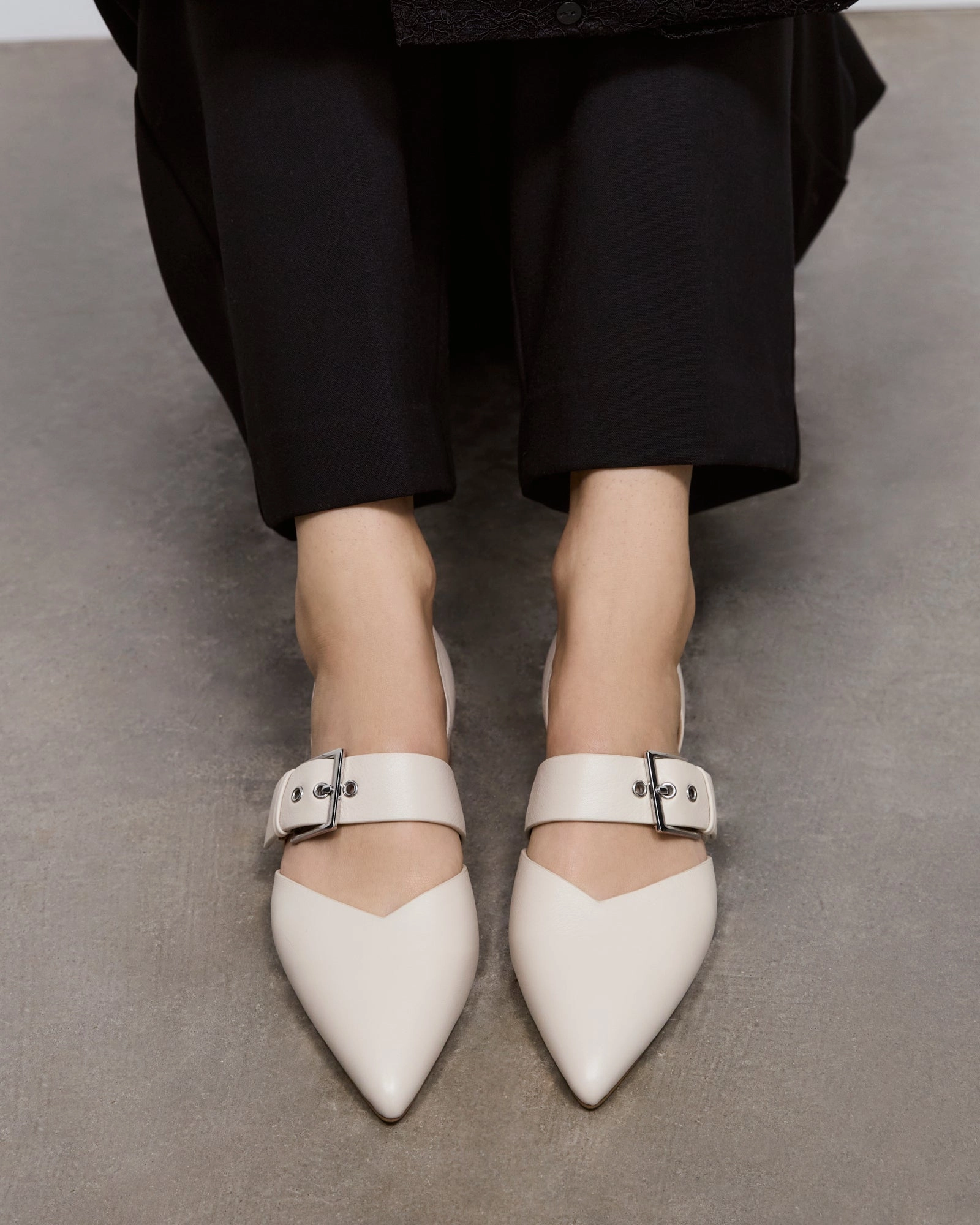 NEELA DRESS FLATS OFF WHITE LEATHER